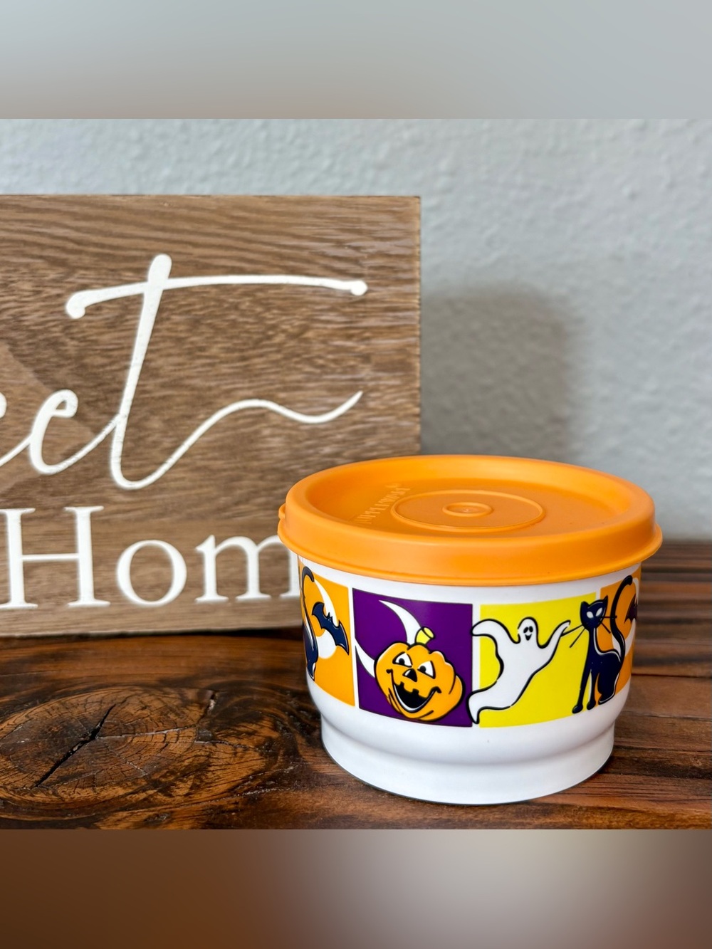 Vintage Halloween Tupperware Snack Cup w/Lid (1229-14), GUC, see photos